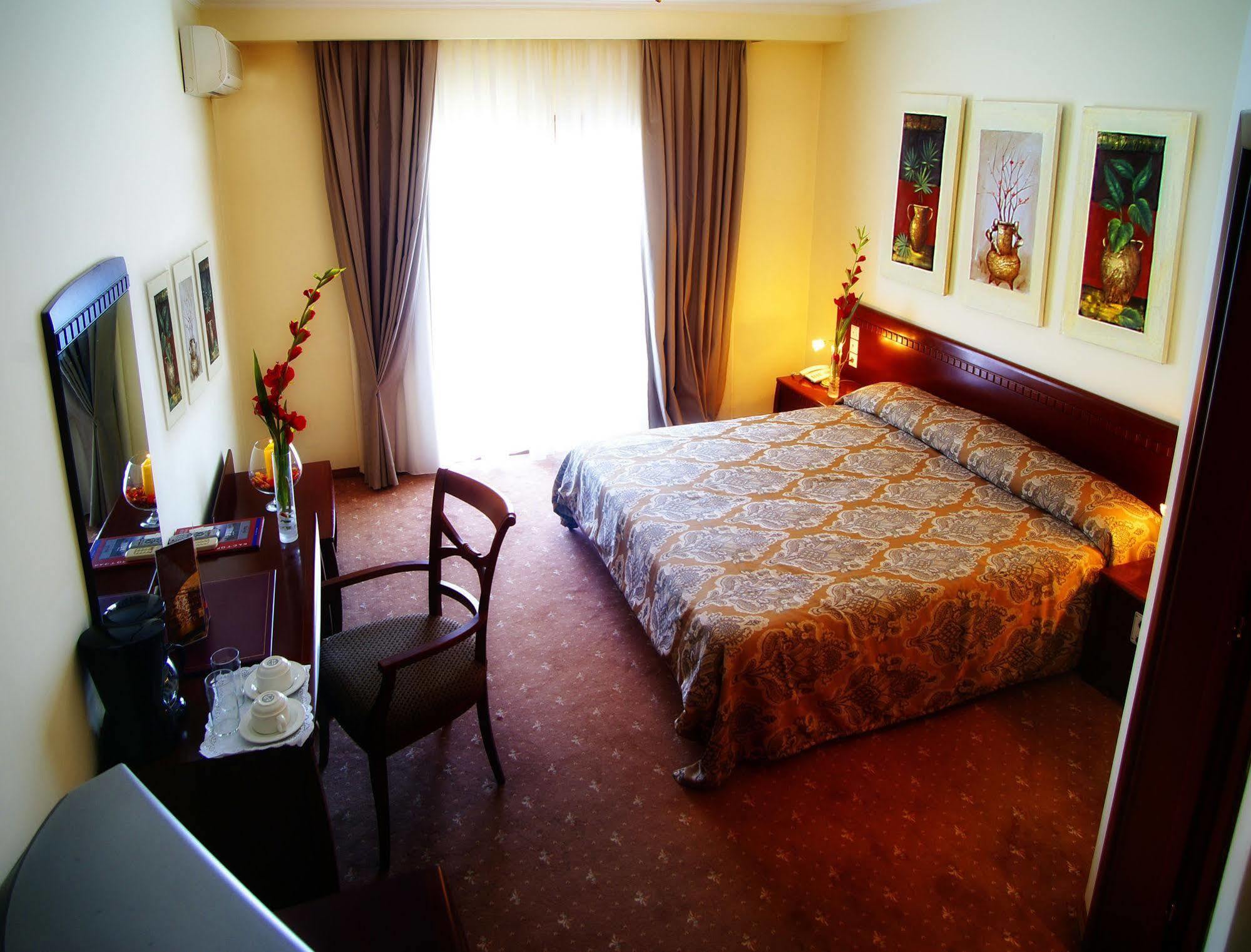 Hotel Nostos كاستوريا المظهر الخارجي الصورة