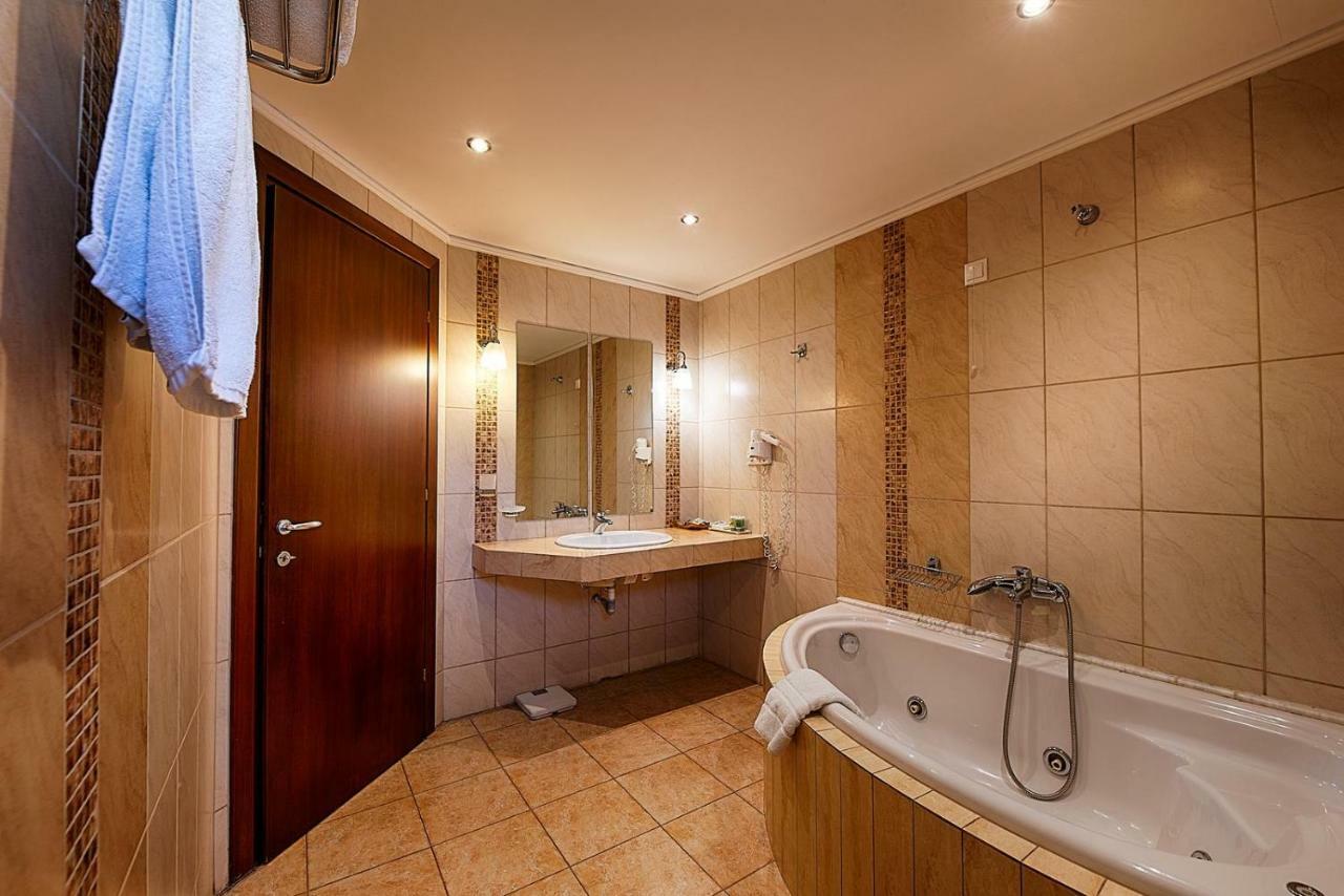 Hotel Nostos كاستوريا المظهر الخارجي الصورة